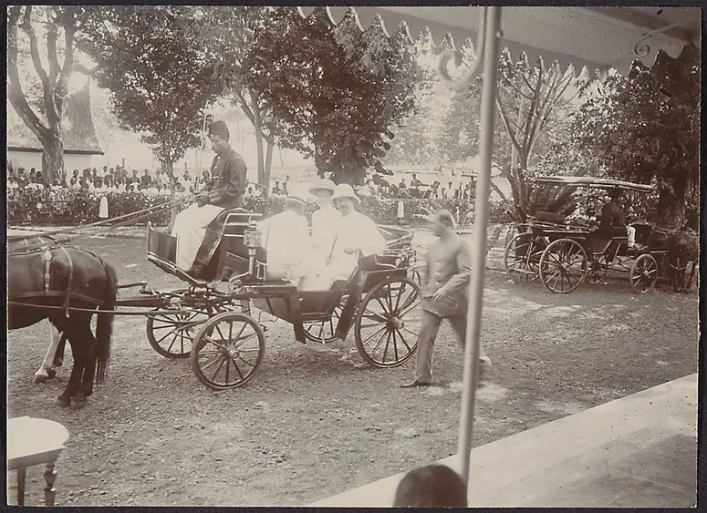 Three guests of Johann Schild in a carriage